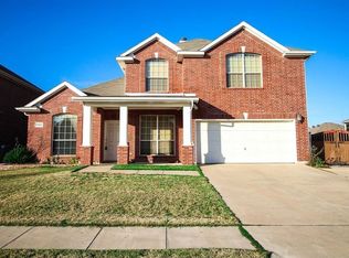 7019 Meadow Bend Dr, Arlington, TX 76002