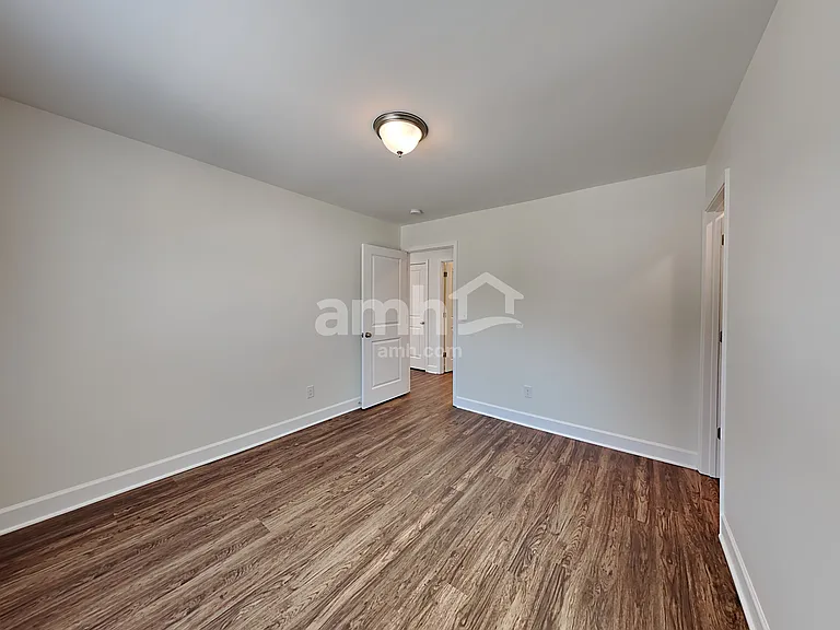 5823 Zurich Rd — Photo 23