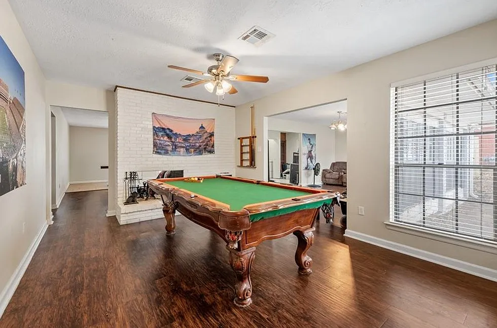 4 bed, 2410 sqft, $1,800 — Photo 3