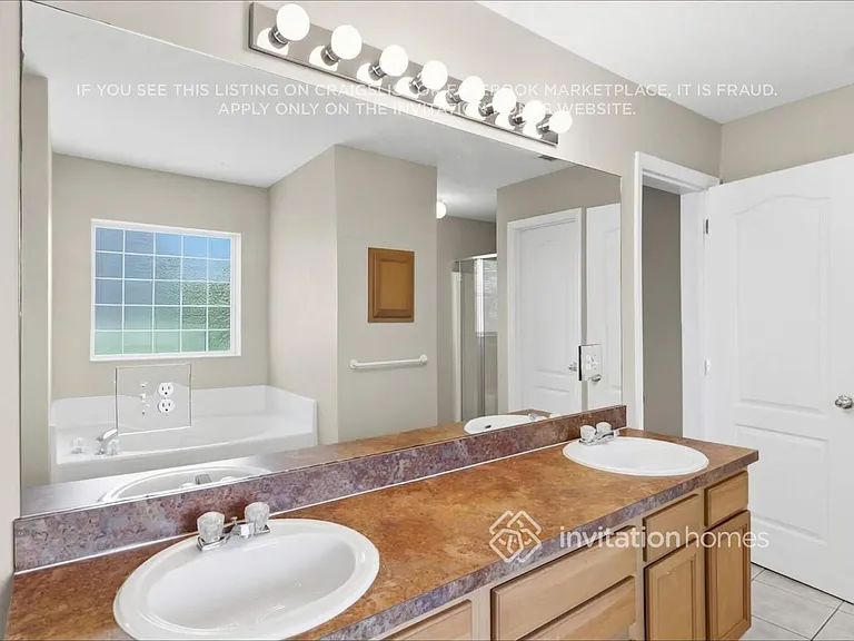 1266 N Ridge Blvd — Photo 13