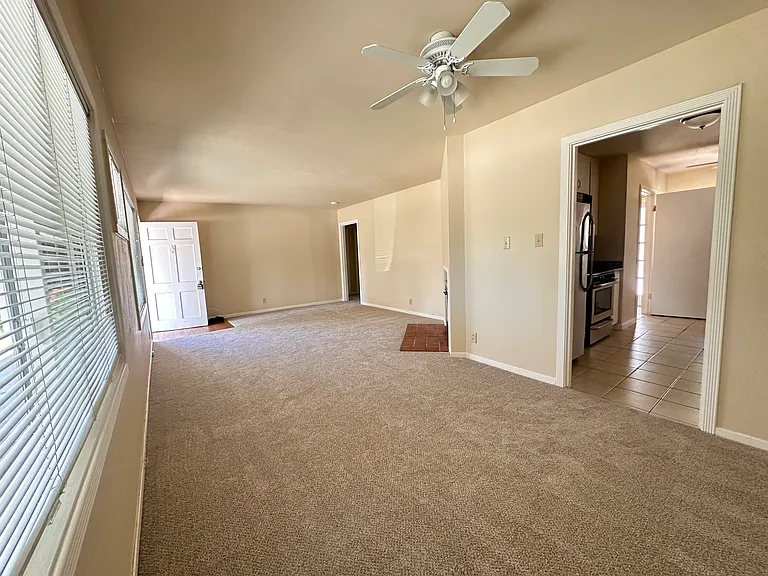 1943 Carolyn Dr — Photo 4