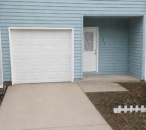 2nd image of 3206 Pine Tree Trl #15C