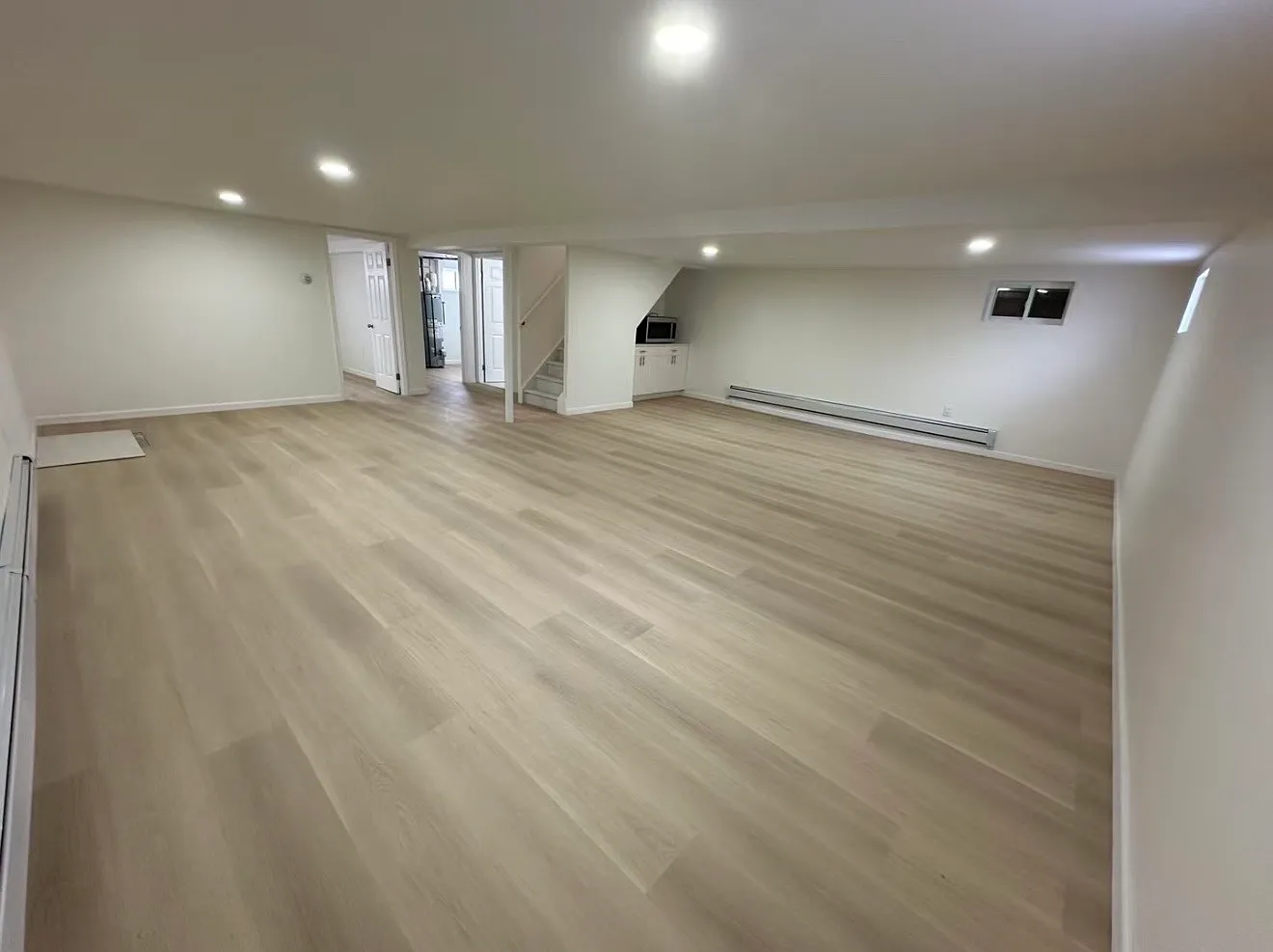 3 bed, 1110 sqft, $4,300 — Photo 3