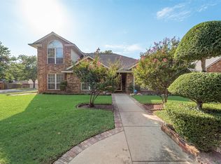 7736 Blossom Dr, Fort Worth, TX 76133