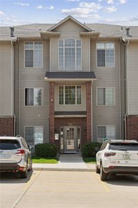 250 Cimarron Dr Unit 106, Hiawatha, IA, 52233