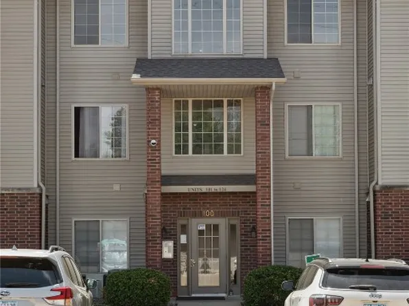 250 Cimarron Dr Unit 106, Hiawatha, IA 52233