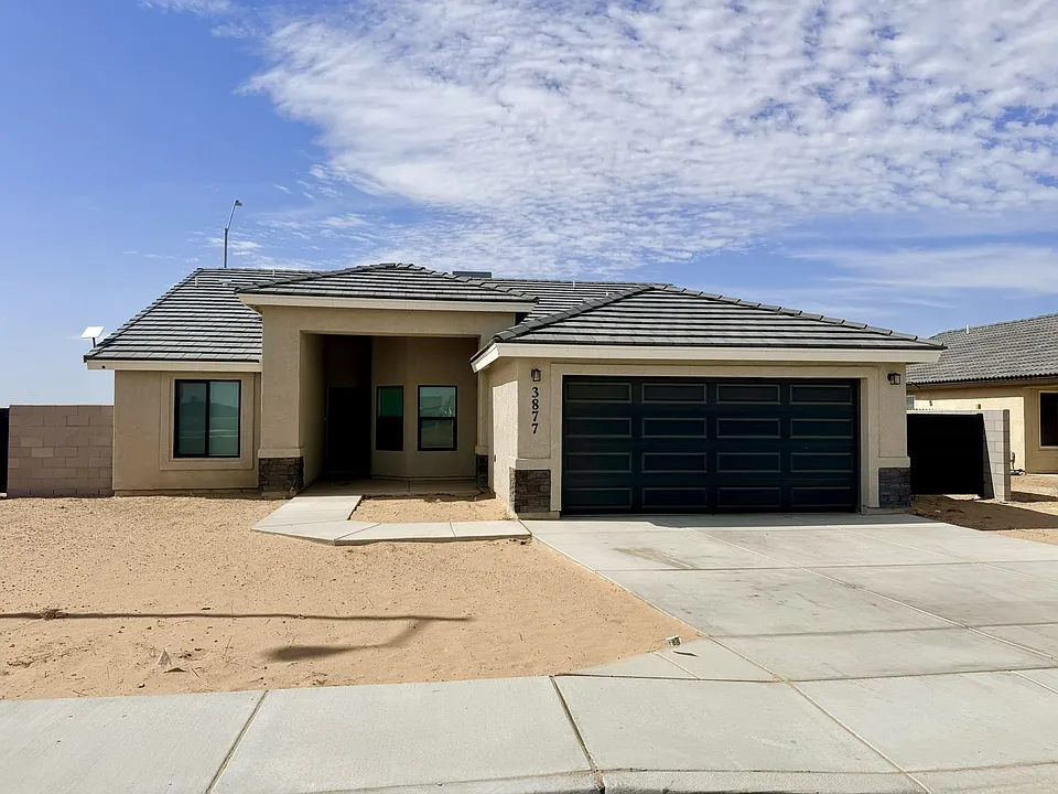 3877 E Santa Rosalina Ln