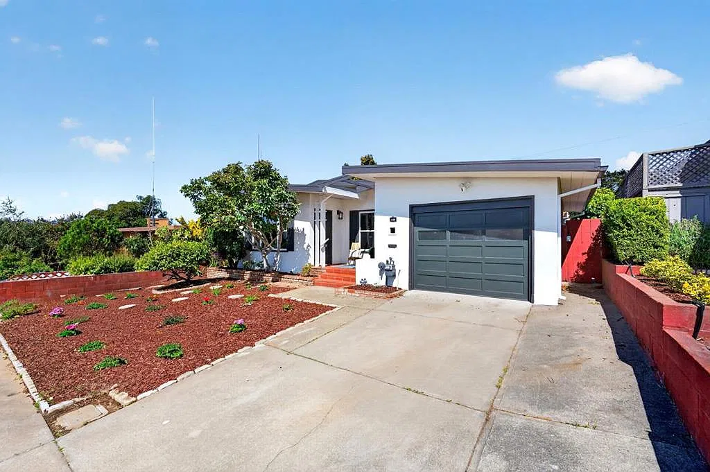 3 bed, 1000 sqft, $4,850 — Photo 2