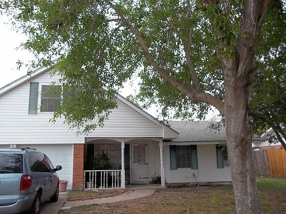 2nd image of 10742 Kingwood Dr