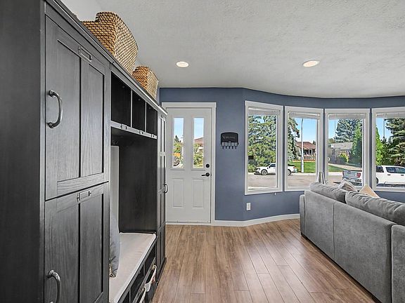 4th image of 25 Galloway Dr