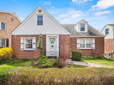 39 King Avenue, Yonkers, NY, 10704