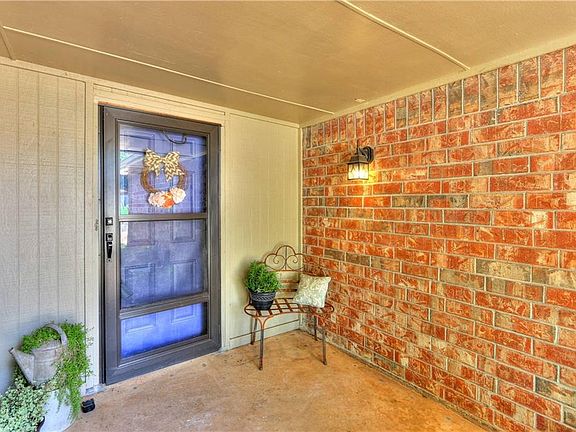 3rd image of 2220 Red Elm Dr