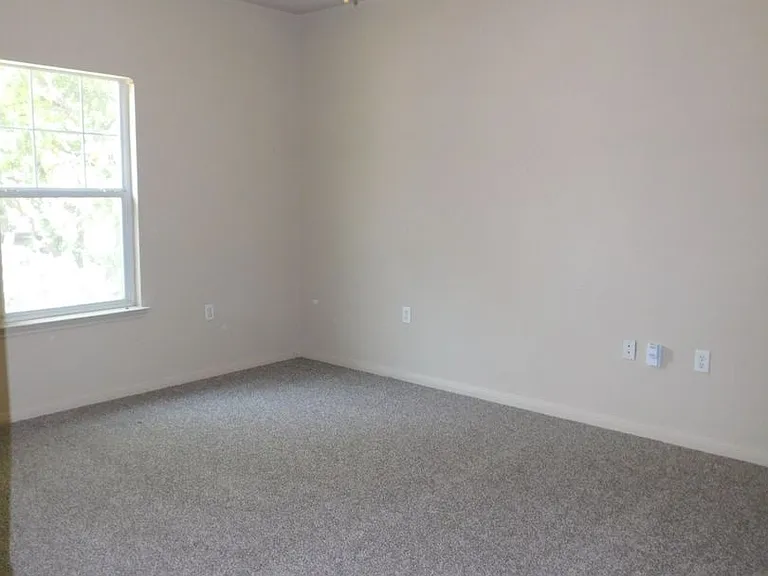 1811 Maple Ave — Photo 9