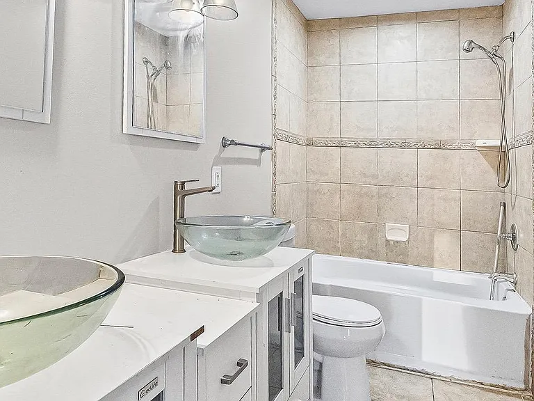 2532 Druid Hill Ave — Photo 24