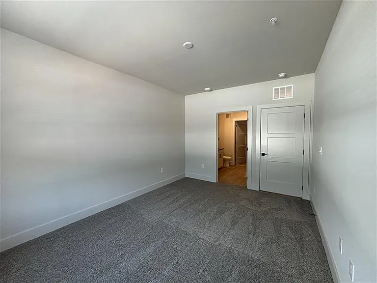 District on the Etowah Apartments — Photo 551