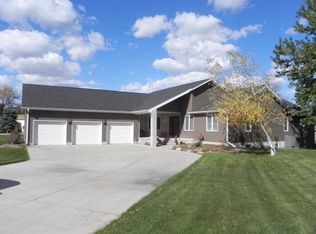 206 Valley Dr, Phillips, NE 68865