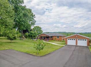 1250 Oaklawn Dr, Latrobe, PA 15650