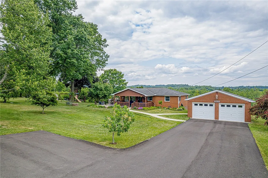 1250 Oaklawn Dr photo 1