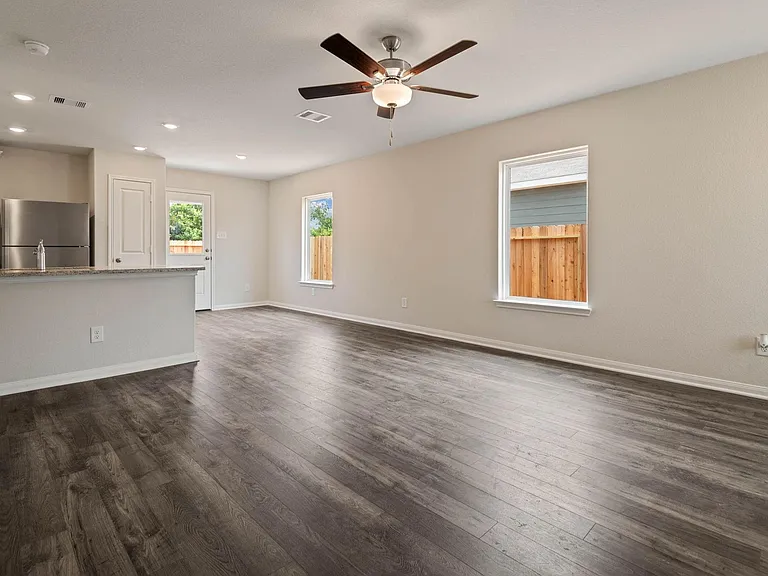 372 Fastboy Ln — Photo 3