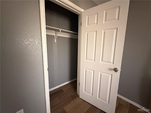 3rd image of 1419 E Stubbs St