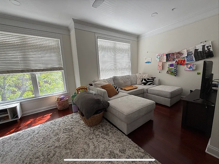 1410 Steuart St — Photo 100
