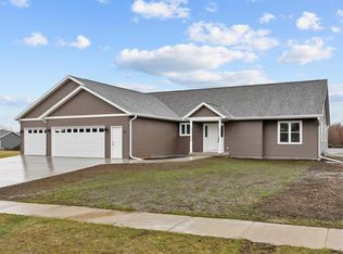 401 Village Ln, Ripon, WI 54971