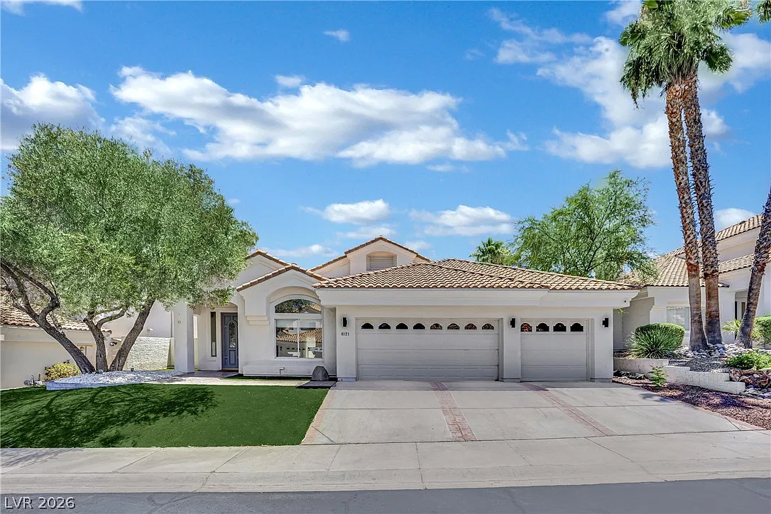 4 bed, 2.5 bath, 2588 sqft, $5,495 — Photo 1