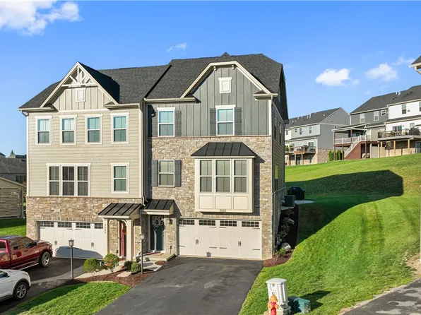 3002 Saint Andrews Ct, Jeannette, PA 15644