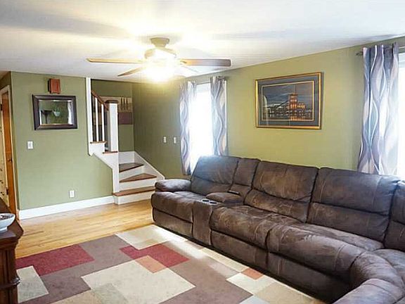 3rd image of 114 Welfare Ave