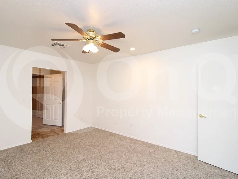 5216 E Florian Ave — Photo 9