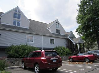 211 Popes Island Rd, Milford, CT 06461