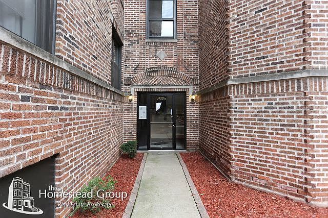1st image of 3728 N Pine Grove Ave #Tw0e