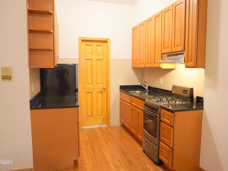 2nd image of 486 E 74th St APT C