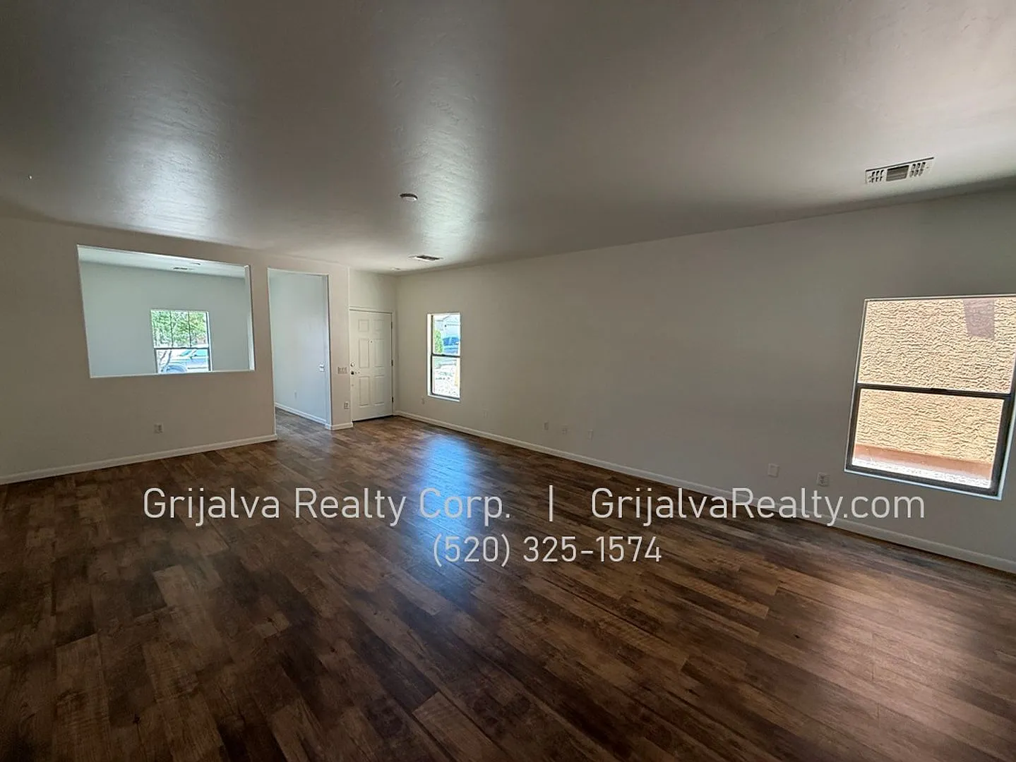 Beautiful 3-Bedroom Rancho Sahuarita Home For Rent *Move-In Special* (Pima Mine Rd/Rancho Sahuarita) — Photo 2