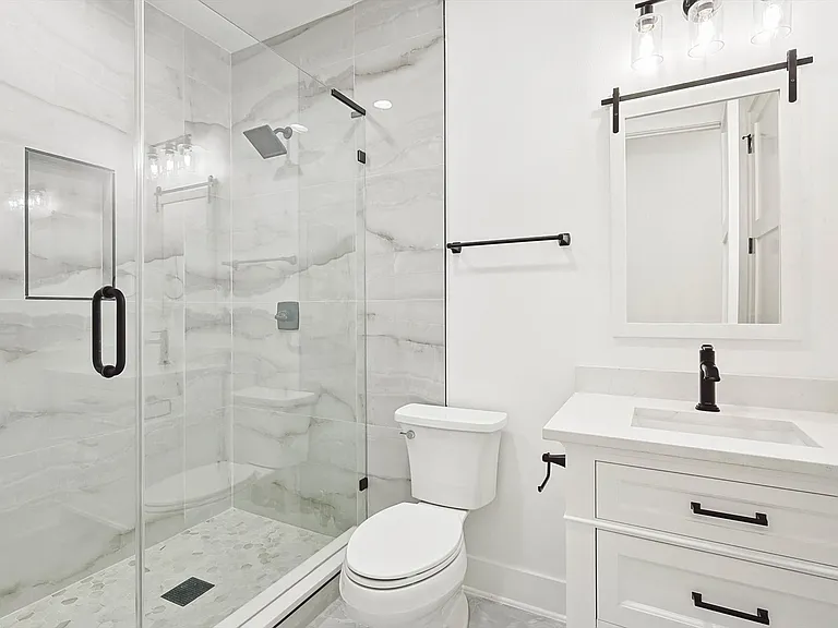 767 W Main St #201 — Photo 16