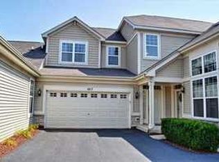 1817 Foxridge Ct, Aurora, IL 60502