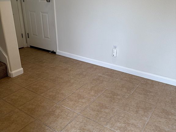 4th image of 1195 Westbury Dr