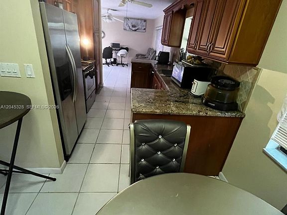 4th image of 11540 NW 40th St