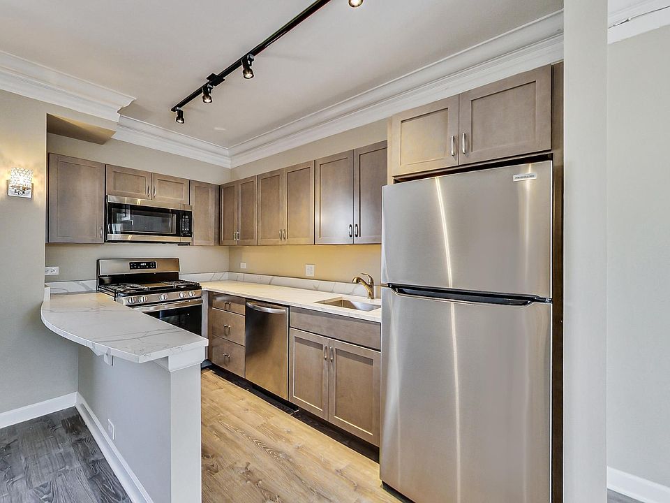 1st image of 432 W Belmont Ave APT 702