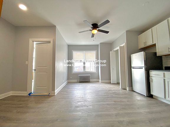 2nd image of 4756 N Maplewood Ave APT 204