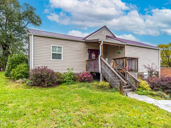 4242 Sullivan Gardens Dr, Kingsport, TN 37660