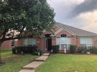 229 Touchdown Dr, Irving, TX 75063