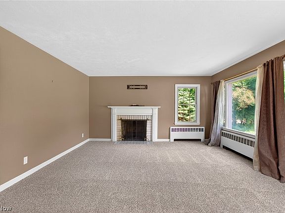5th image of 1129 Stratford Ave NE