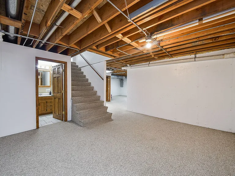 339 Windsor Dr — Photo 17
