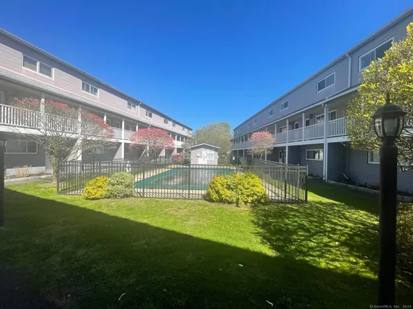 4 Union Avenue APT 32, Norwalk, CT 06851