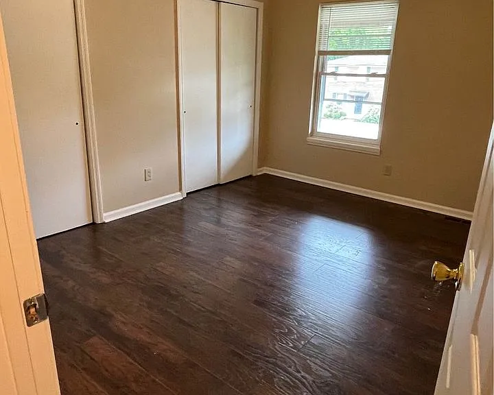 250 Wayne Dr #4D — Photo 3