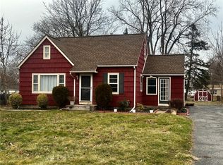 96 McGuire Rd, Rochester, NY 14616