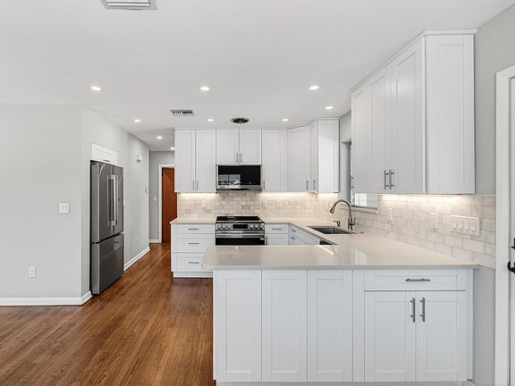 5th image of 317 N B Street