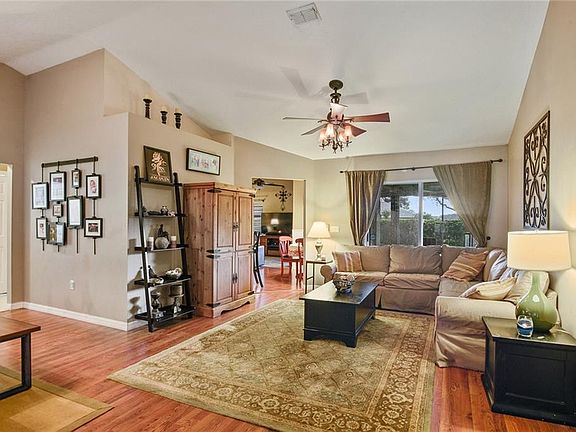 5th image of 2218 Lange St