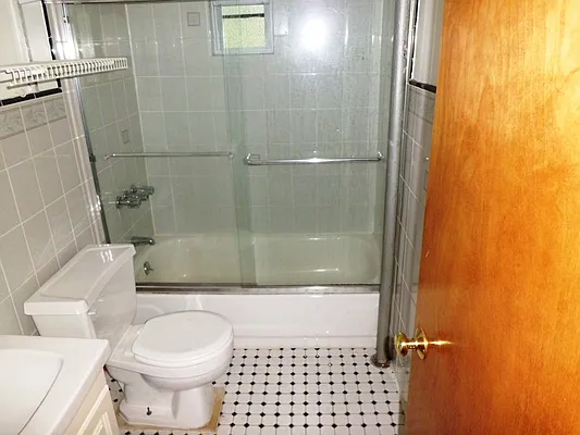 Rented by Maximus Realty Group | media 10